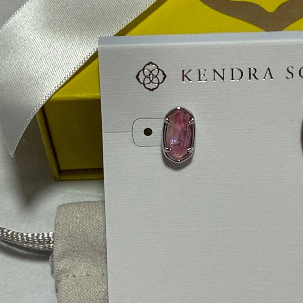 NWT Kendra Scott Grayson Silver Stud Earrings in Pink Iridescent Mother-of-Pearl - Picture 5 of 7